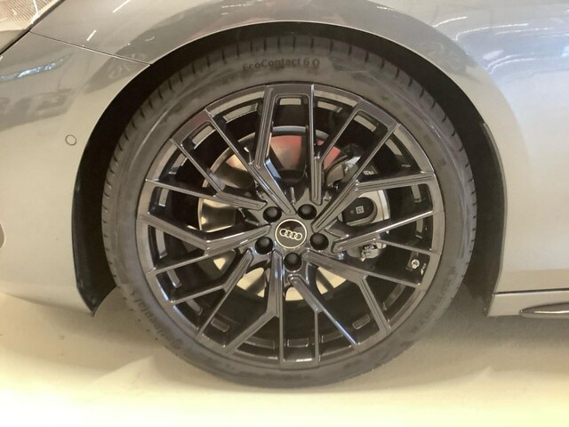 Audi A6 Avant Quattro S-Tronic