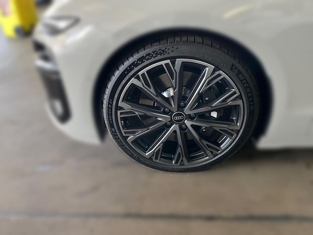 Audi A6 e-tron Avant Quattro