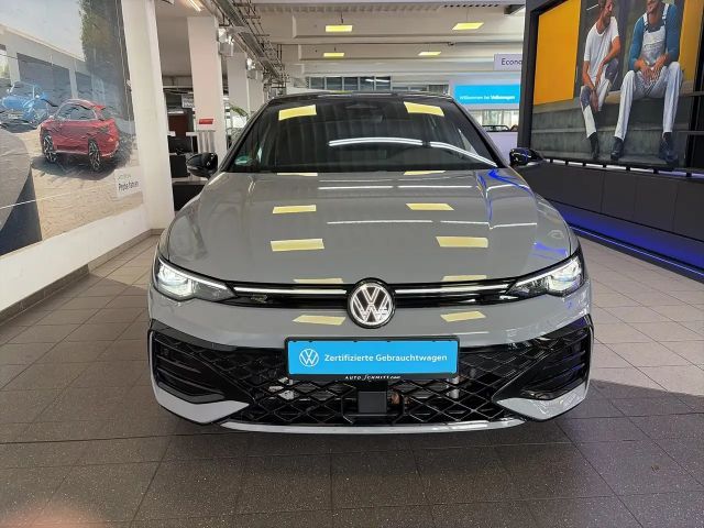 Volkswagen Golf 1.5 eTSI DSG