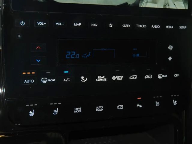 Hyundai Staria Signature