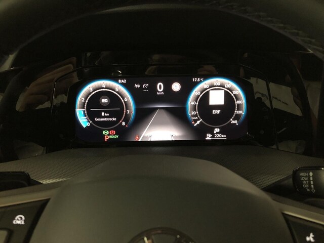 Volkswagen Golf 1.5 eTSI DSG Variant