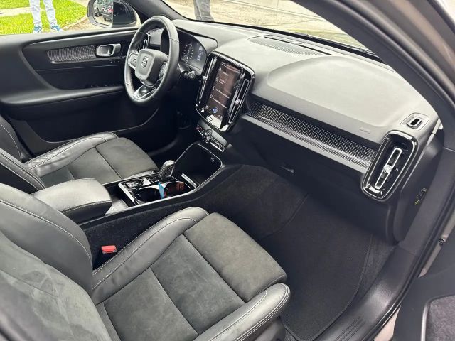 Volvo XC40 R-Design Recharge