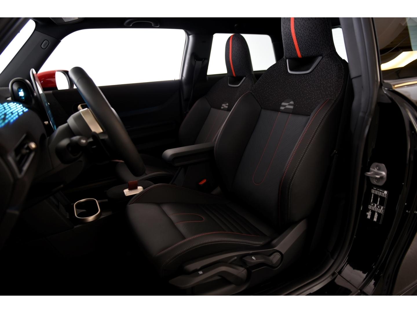 MINI Cooper John Cooper Works