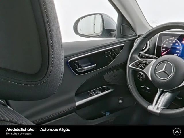 Mercedes-Benz C 180 AVANTGARDE Sedan