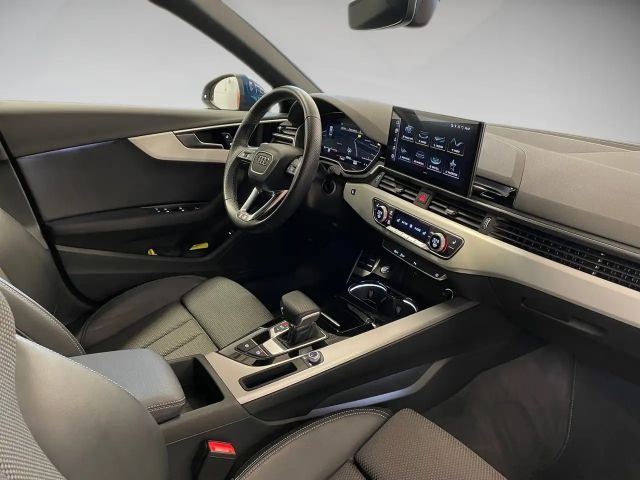 Audi A4 35 TFSI S-Line Sedan