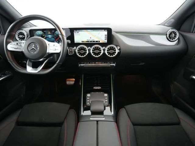 Mercedes-Benz GLA 200 AMG Line