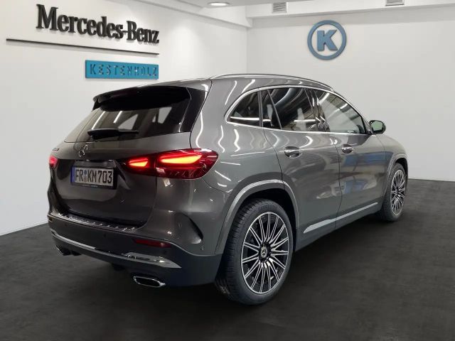 Mercedes-Benz GLA 200 AMG Line