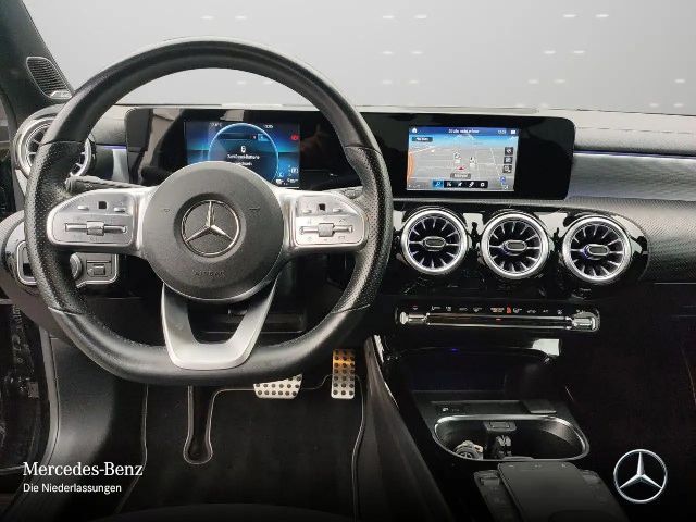 Mercedes-Benz A 250 A 250 e AMG Line