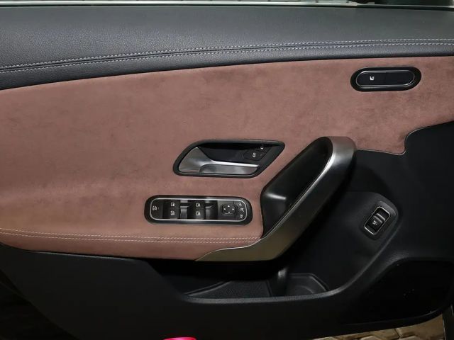 Mercedes-Benz CLA 180 AMG Line