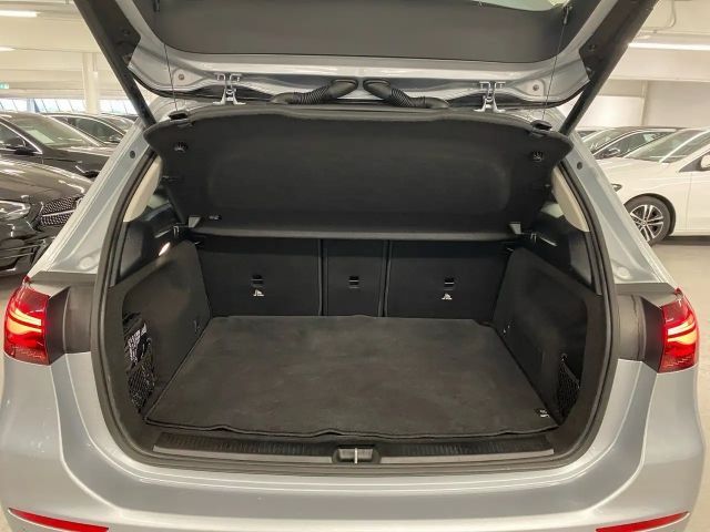 Mercedes-Benz B 180 Progressive Sedan