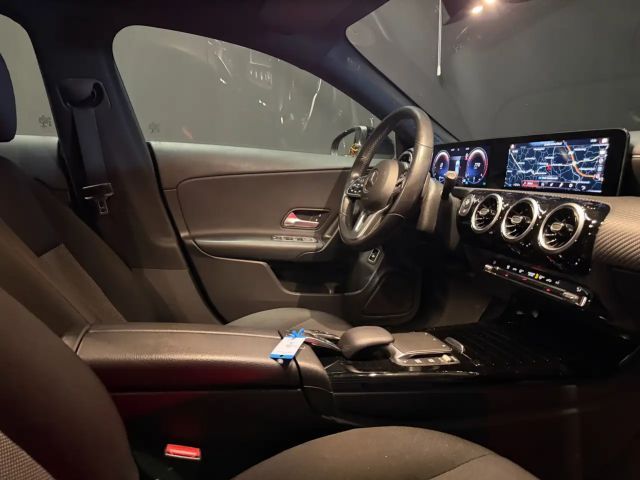 Mercedes-Benz CLA 180 CLA *AHK*VIRTUAL-COCKPIT*KAMERA*