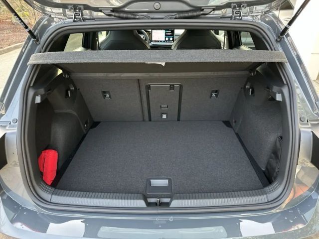 Volkswagen Golf 1.5 eTSI DSG Plus R-Line