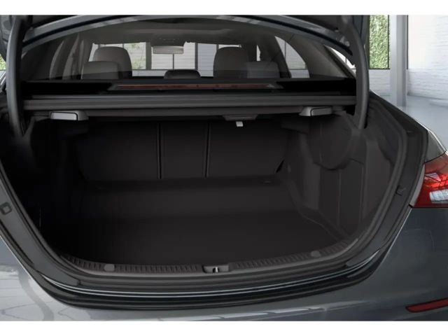 Mercedes-Benz E 220 AMG Line E 220 d Sedan