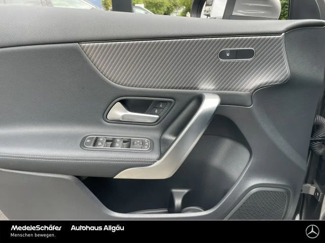 Mercedes-Benz A 180 A 180 d Progressive