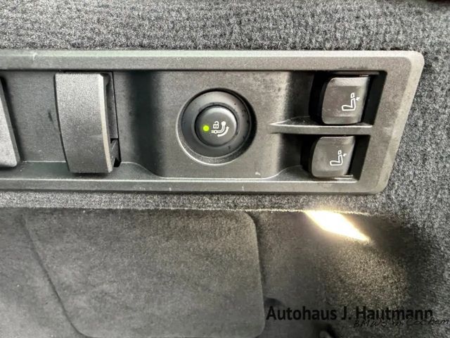 BMW 320 320d M-Sport Touring xDrive