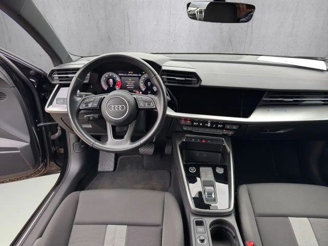 Audi A3 30 TFSI S-Tronic Sedan