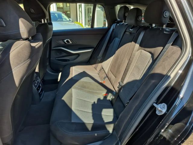 BMW 330 330i M-Sport Touring xDrive