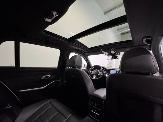BMW 330 330e xDrive