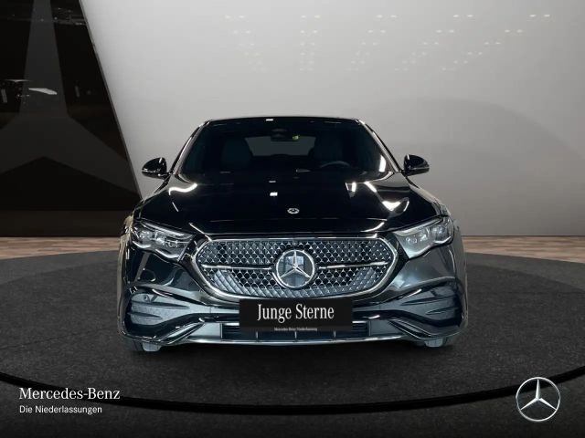 Mercedes-Benz E 200 AMG Line Sedan