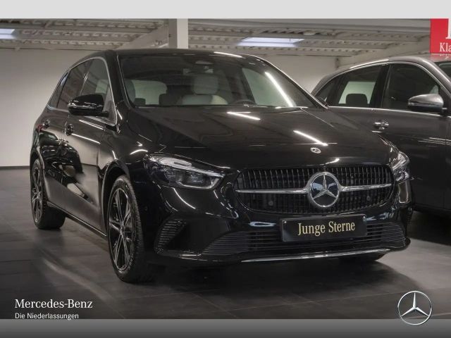 Mercedes-Benz B 220 4MATIC Progressive Sedan