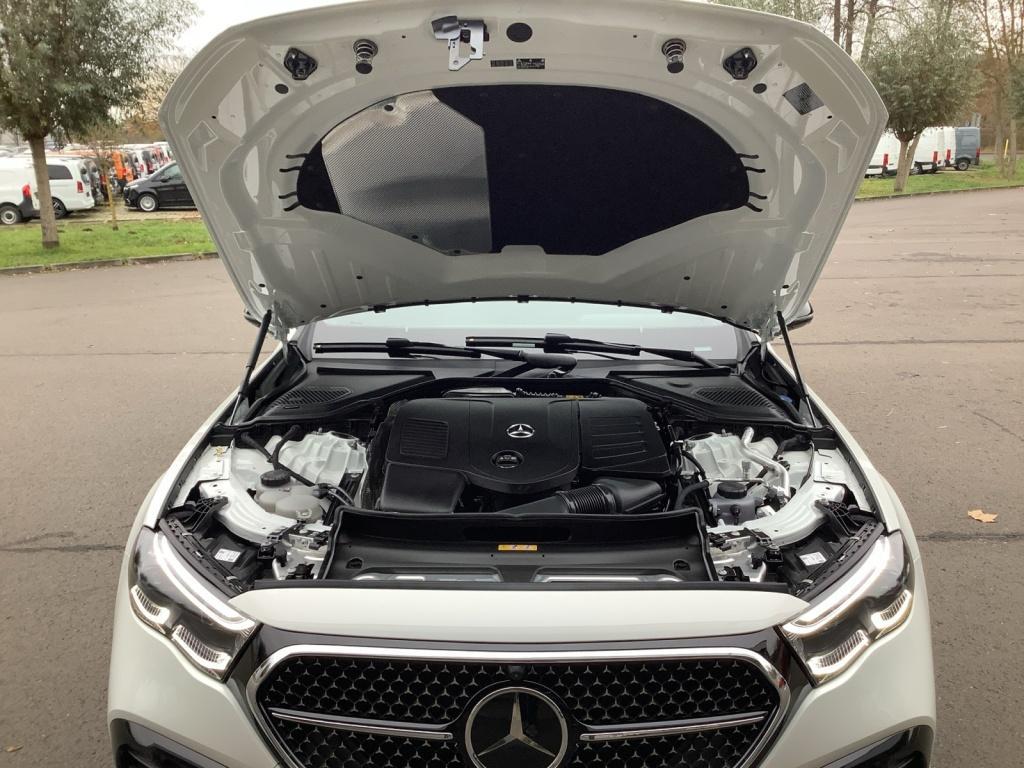 Mercedes-Benz E 200 AMG Line Sedan