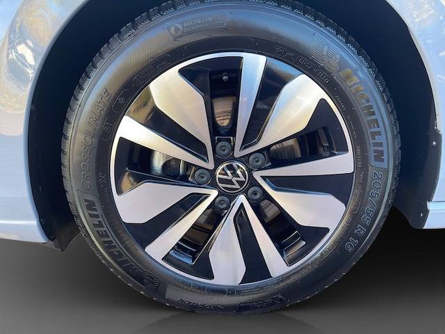 Volkswagen Golf 1.5 eTSI DSG Golf VIII