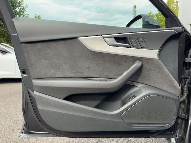 Audi A4 45 TFSI Avant Quattro S-Tronic