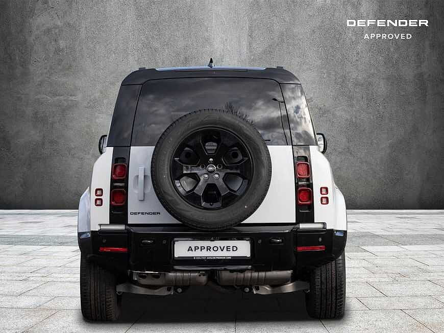 Land Rover Defender 110 Dynamic SE