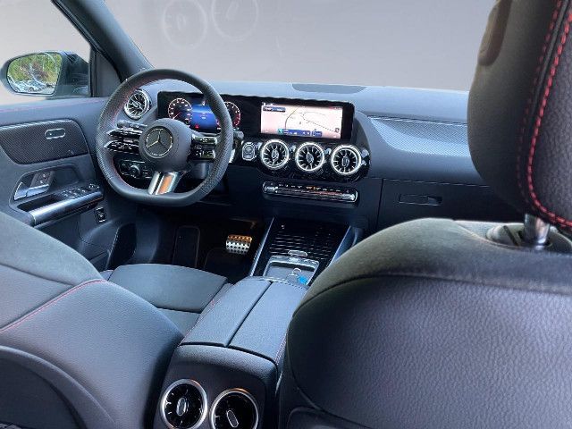 Mercedes-Benz GLA 200 AMG Line