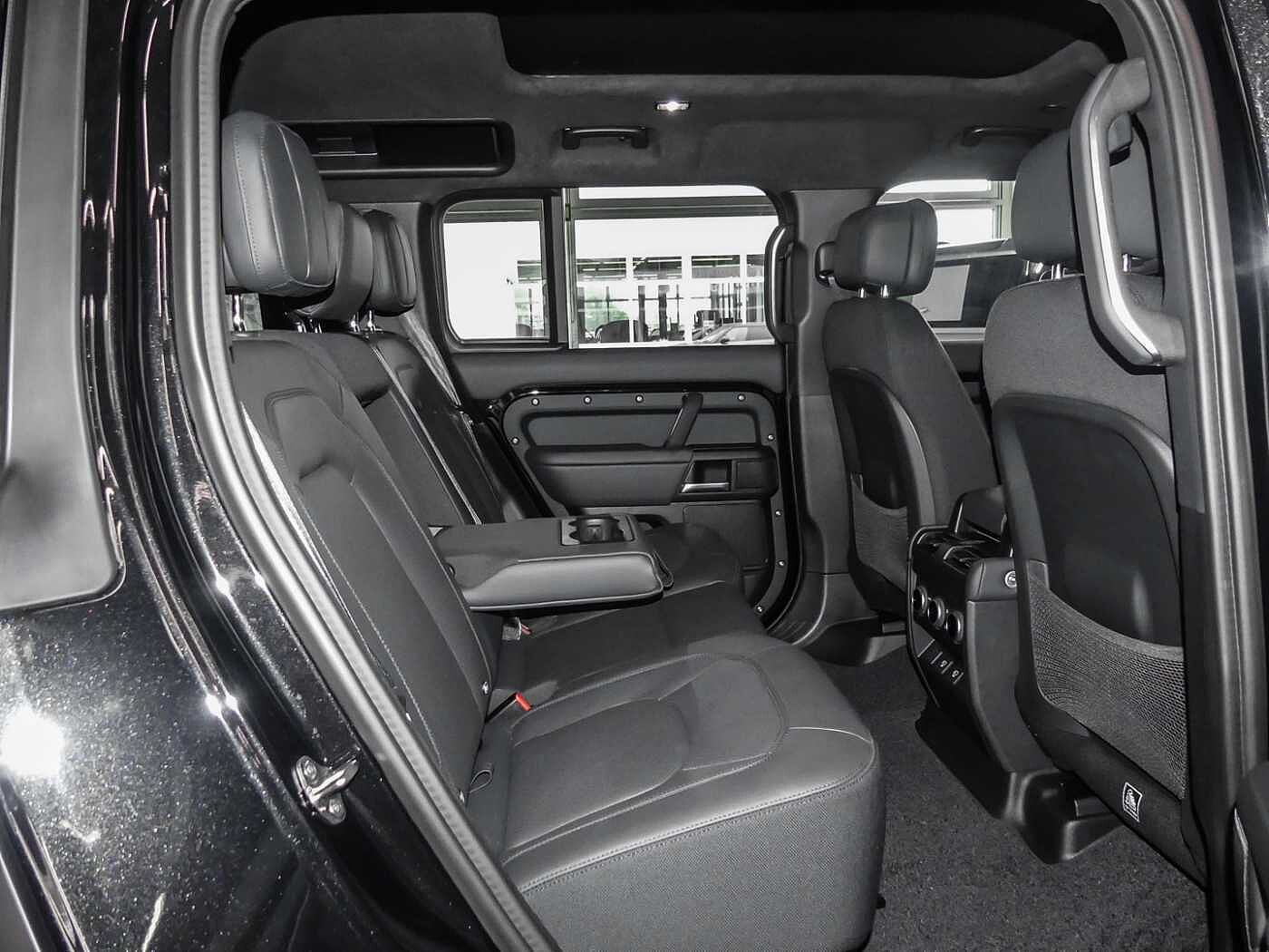 Land Rover Defender 110