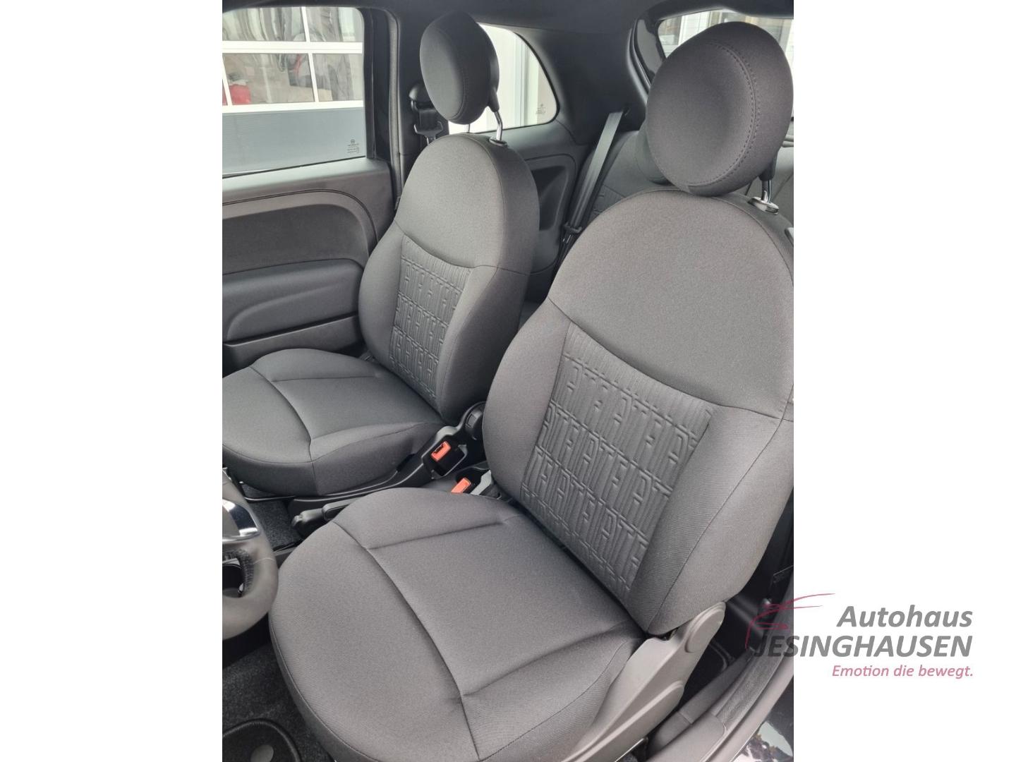 Fiat 500 Mild-Hybrid Hatchback TÜV NEU CARPL NAVI PDC