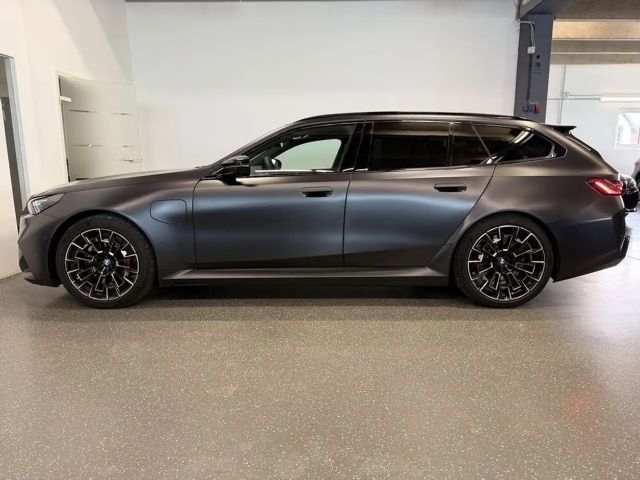 BMW M5 M5*GLASDACH*360°*HUD*MEMORY*B&W*AHK*GARANTIE*VOLL*