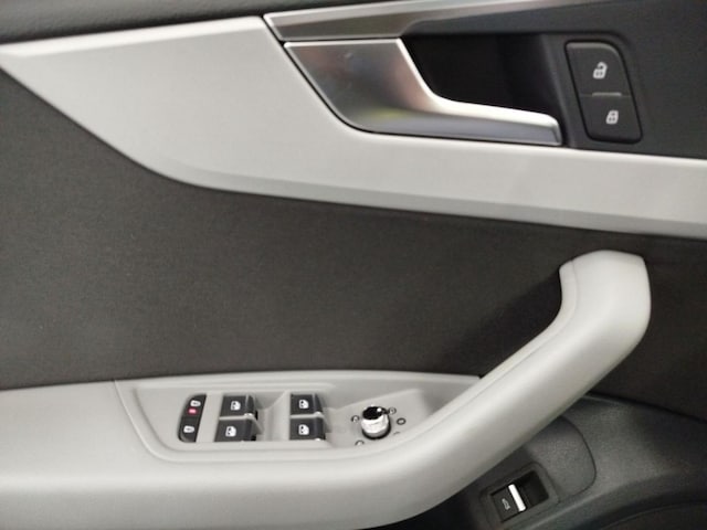 Audi A4 35 TFSI Avant S-Tronic