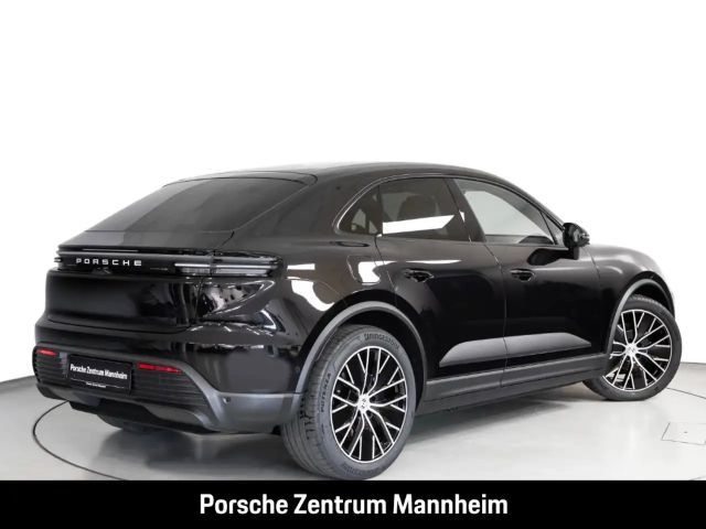 Porsche Macan 4