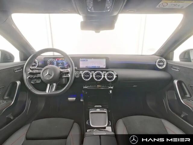 Mercedes-Benz A 200 A 200 d AMG Line