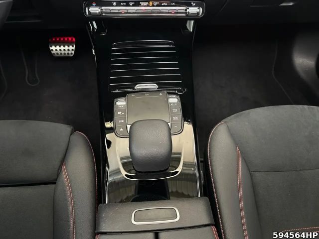 Mercedes-Benz CLA 200 AMG Line Coupé