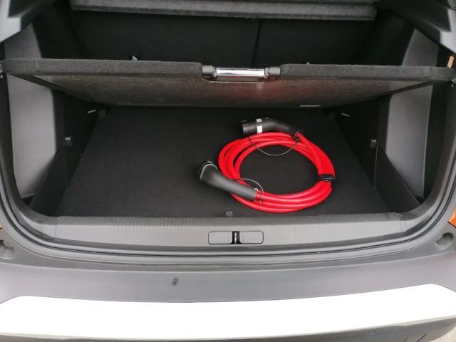 Peugeot E-2008 e- Elektromotor 136 (e-)GT e- Pack ACC LED