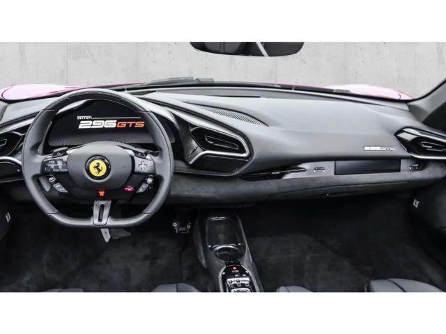 Ferrari 296 *Carbon+LED*Lift*Racing-Livery*Racingsitze*HiFi*