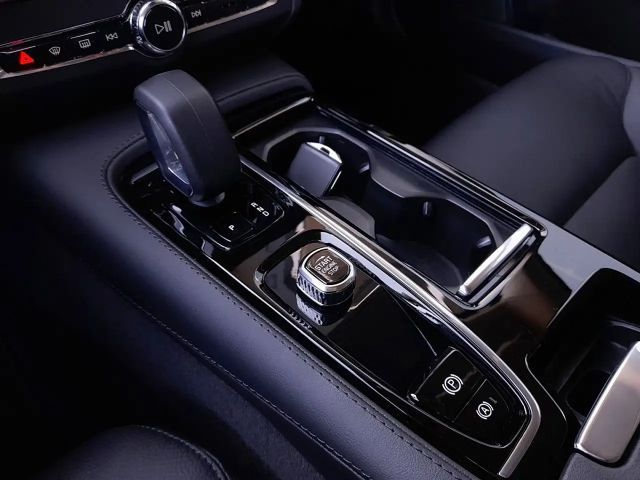 Volvo V90 AWD Core T6