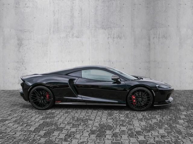 McLaren GT Onyx Black, Black Pack. Sports Exhaust