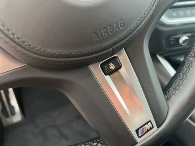 BMW 318 318i M-Sport Sedan