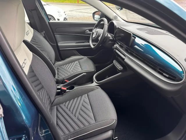 Fiat 600e Hybrid Sitzheizung/Apple Carplay/Klimaautomatik