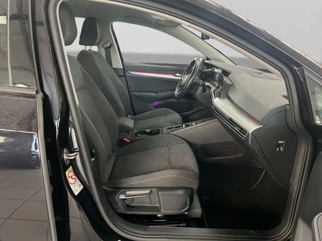 Volkswagen Golf 1.5 eTSI DSG Life Variant