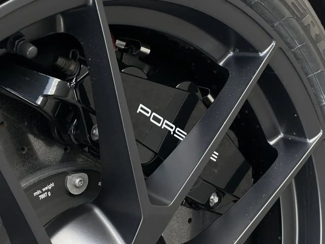 Porsche 992 4 Cabrio GTS Targa