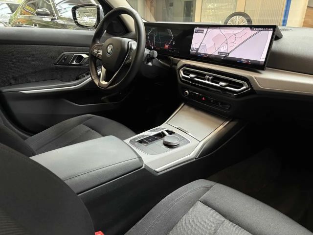 BMW 330 330e Touring