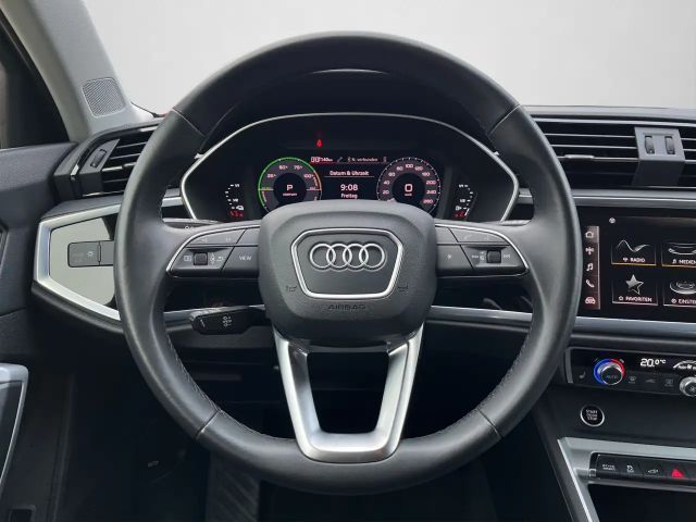 Audi Q3 S-Tronic