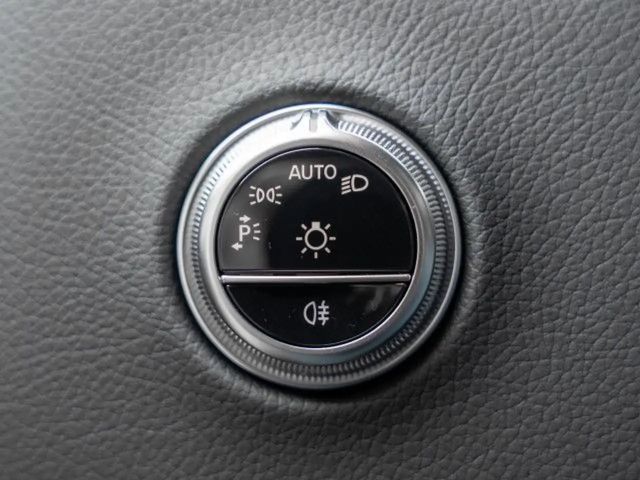 Mercedes-Benz GLC 200 PDC SHZ CarPlay Bluetooth Tempomat Navi