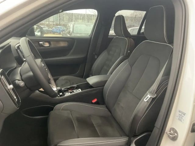 Volvo XC40 Dark Plus T5