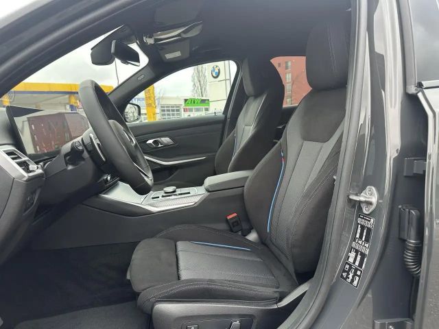 BMW 330 330i M-Sport Sedan xDrive