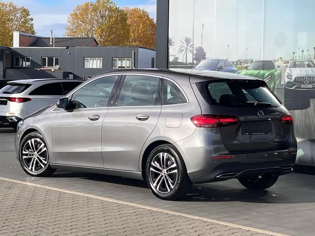 Mercedes-Benz B 180 Luxury Line